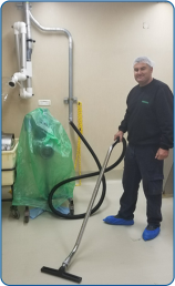 Floor suction in a pharmaceutical factory
