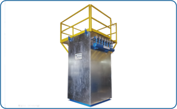 Sleeve filter for silo with insulation and ladder