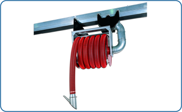 Mobile suction system on wheels with a rail for extracting smoke from vehicles in workshops