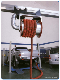 Smoke extraction reel on a rail for sucking smoke from vehicles, trucks, and buses