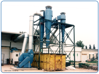 Suction system in a carpentry workshop with cyclonic separation